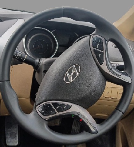 Steering wheel  (Hyundai Elantra )