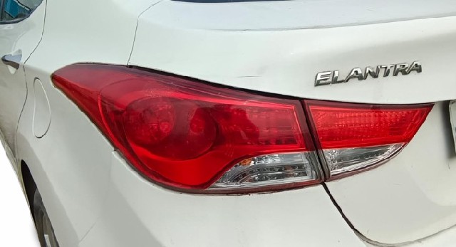 Left Tail Light ( Hyundai Elantra)