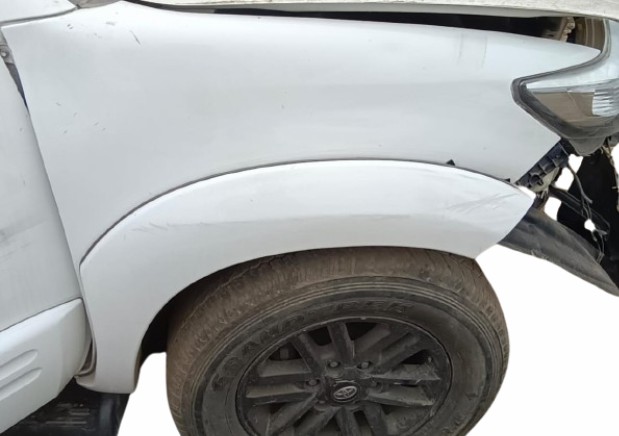 Right Fender (Toyota Fortuner )